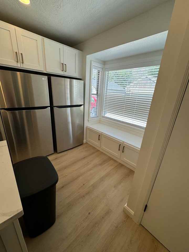 The Yellow House - Photo 3 of 13