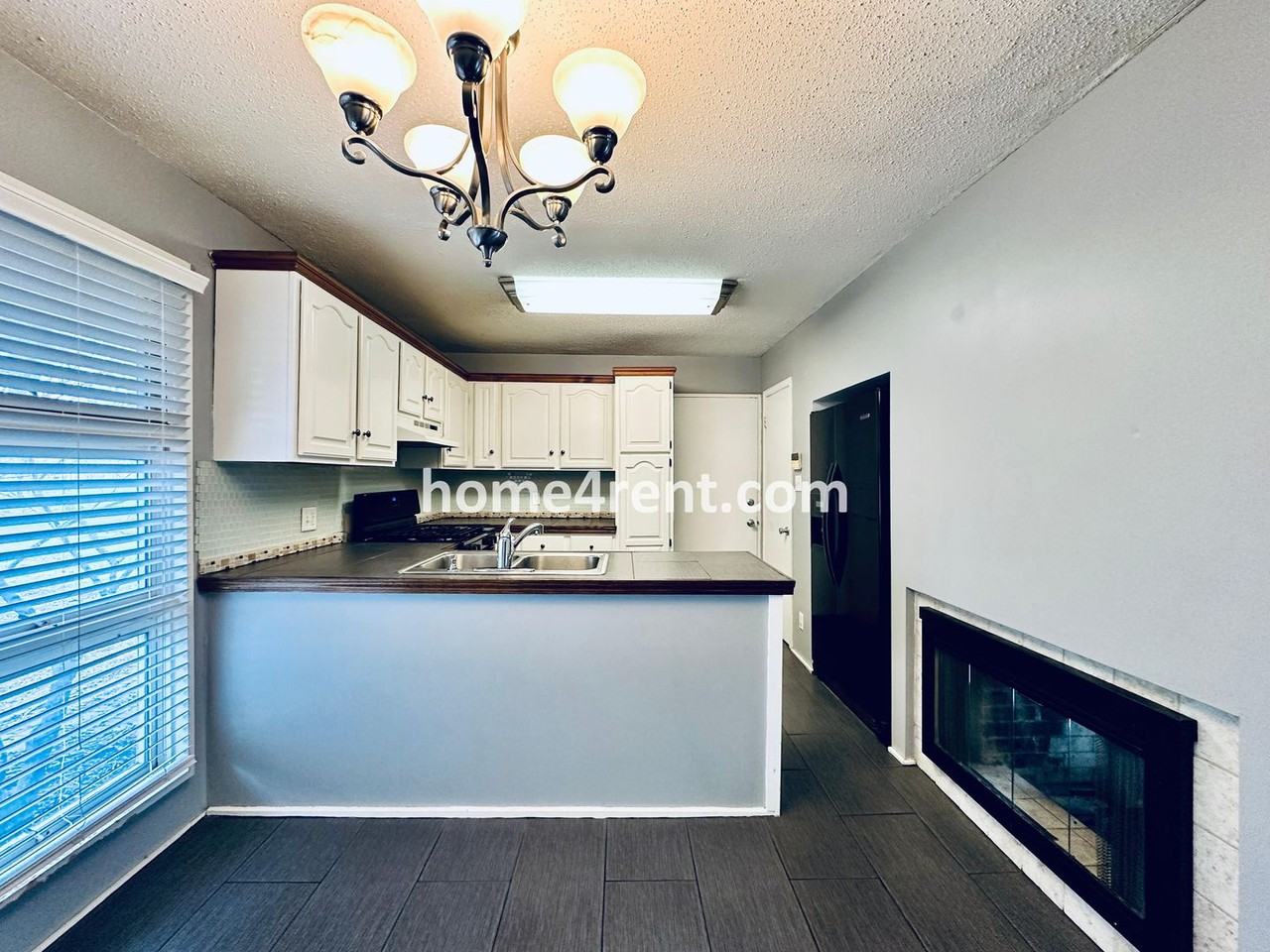 7620 Mohawk St - Photo 7 of 36