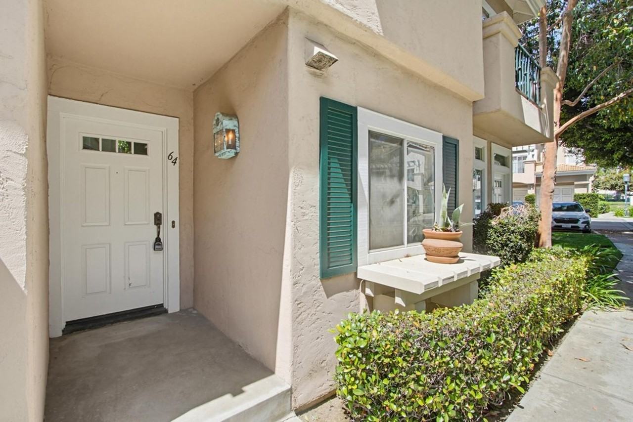 7275 Calabria Ct #64 - Photo 4 of 38