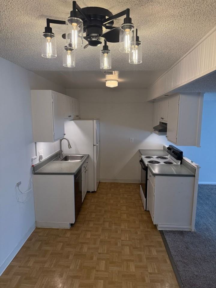 1606 Cottonwood Dr #10 - Photo 2 of 24