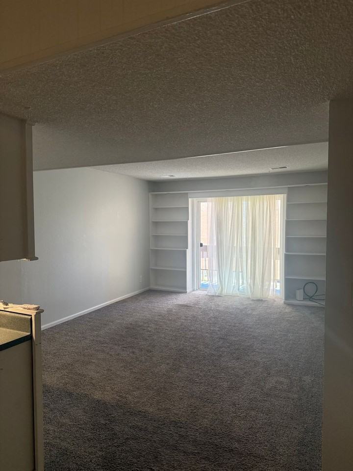 1606 Cottonwood Dr #10 - Photo 5 of 24