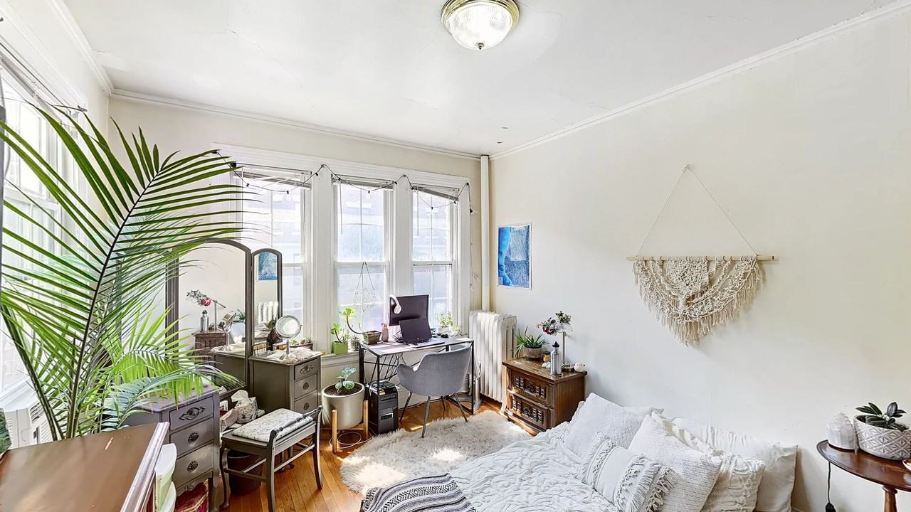 23 Glenville Ave - Photo 3 of 12