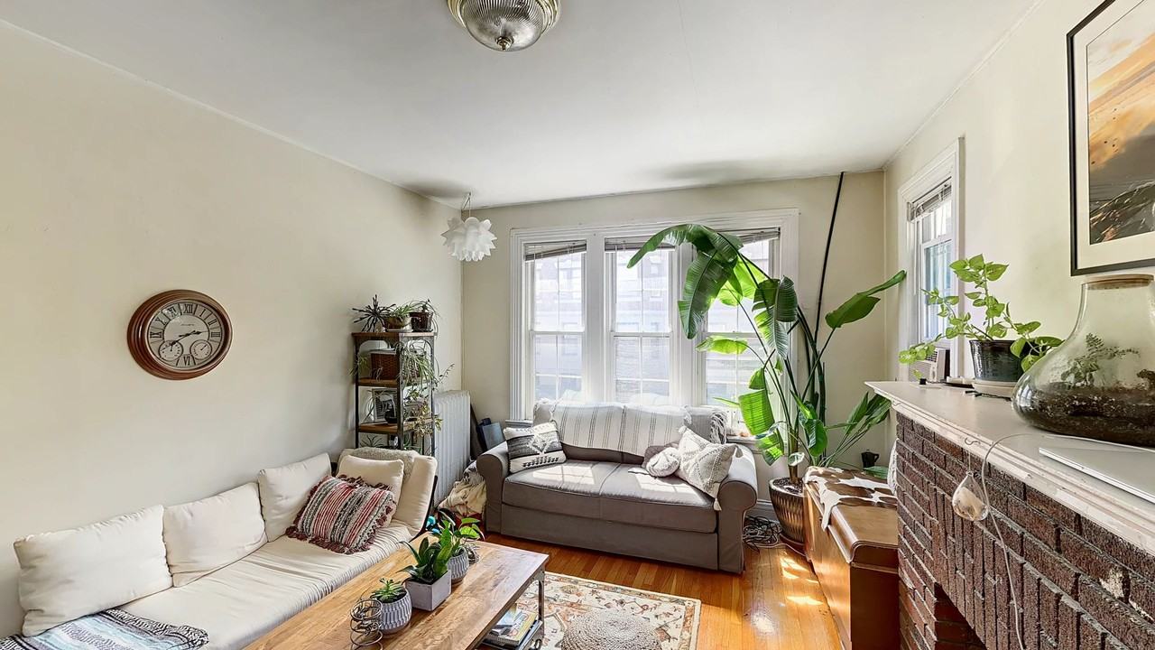 23 Glenville Ave - Photo 4 of 12