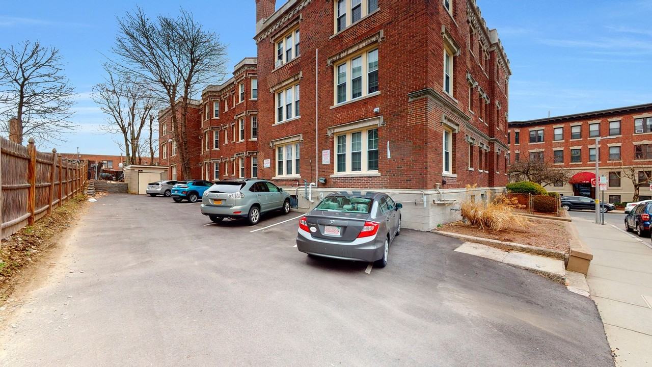 23 Glenville Ave - Photo 5 of 12