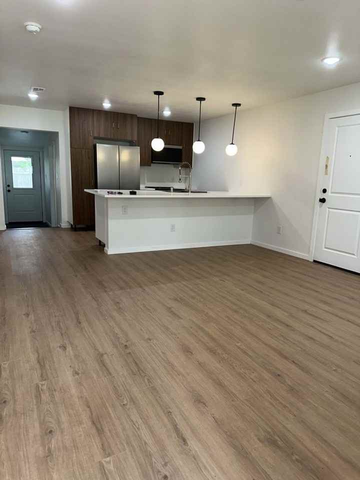 305 Rowland Dr - Photo 3 of 3