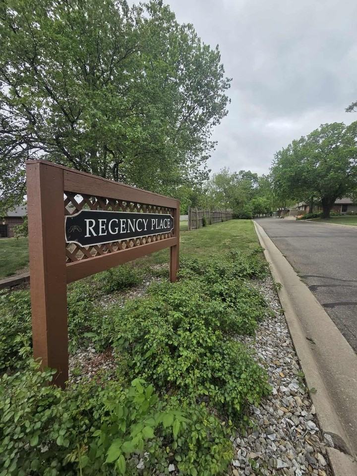 1109 Country Club Ln #3 - Photo 2 of 18