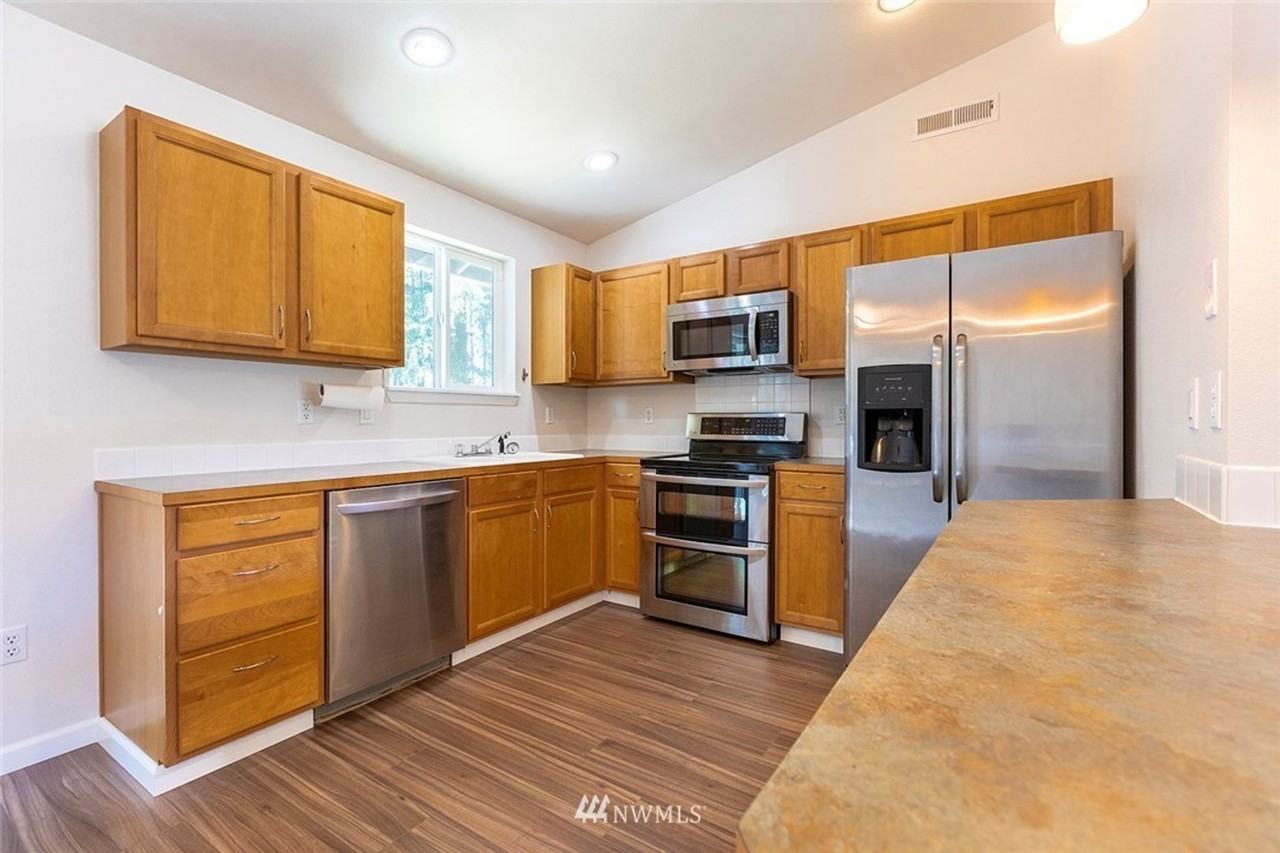 9126 147th Street Ct Nw - Photo 4 of 15