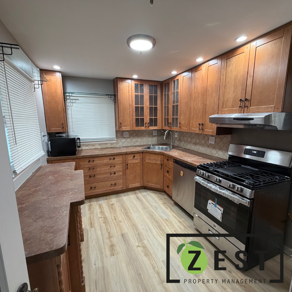 24601 Andover Dr - Photo 2 of 15