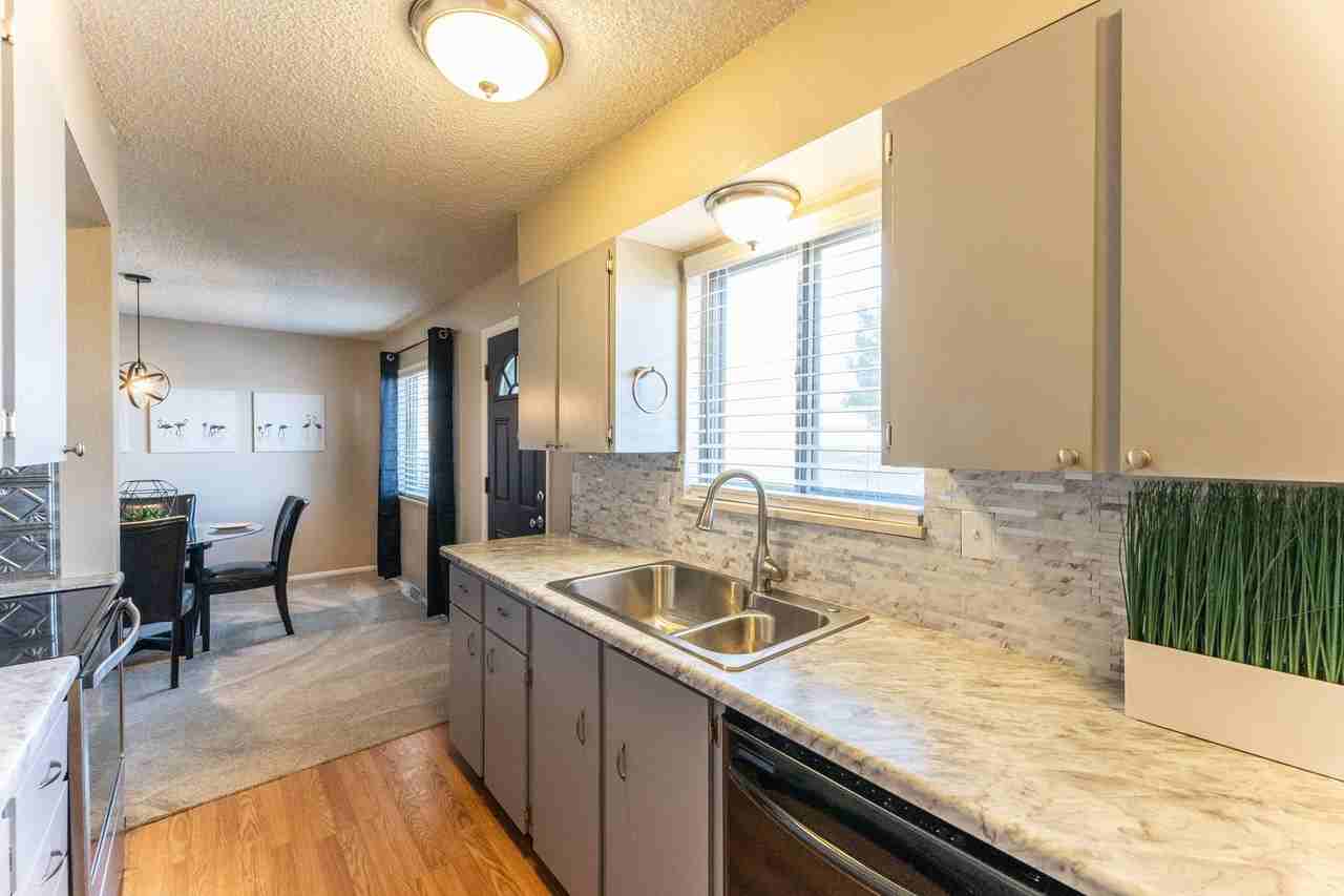 954 S Miller St - Photo 3 of 24