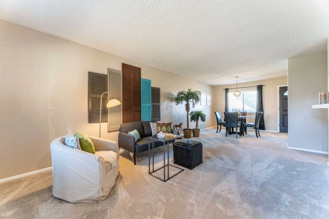 954 S Miller St - Photo 6 of 24