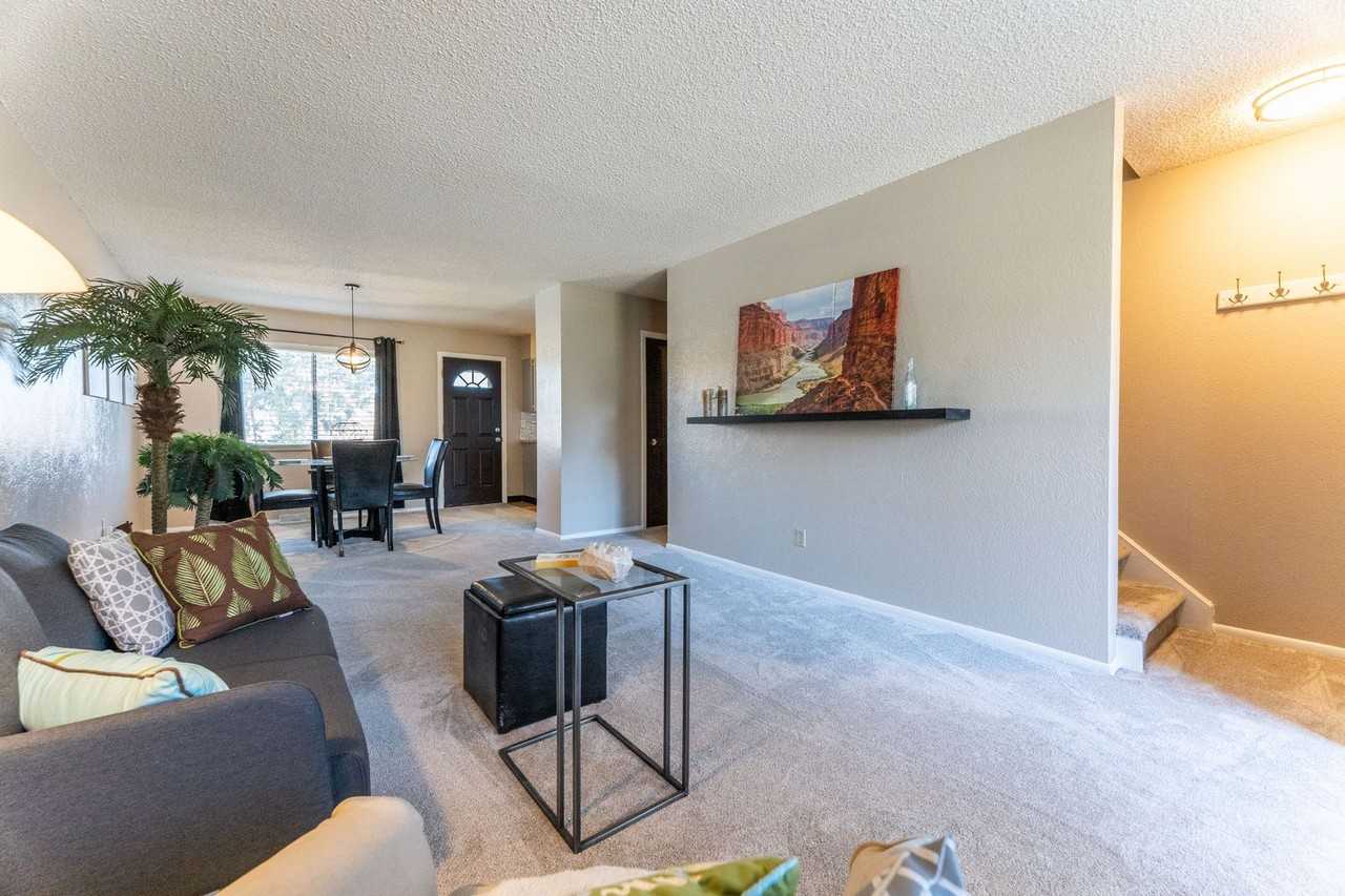 954 S Miller St - Photo 7 of 24