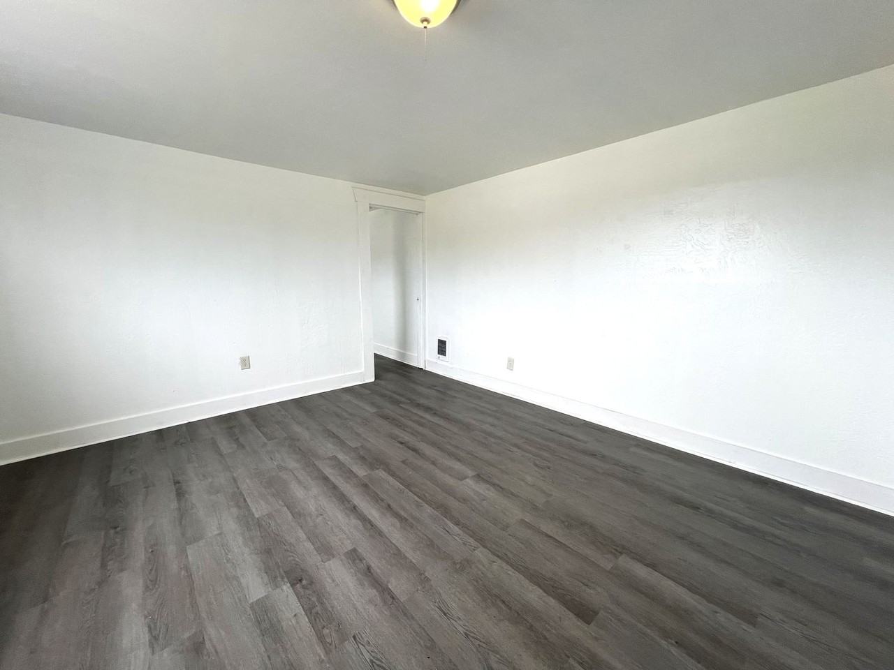 93677 Newport Ave - Photo 3 of 10