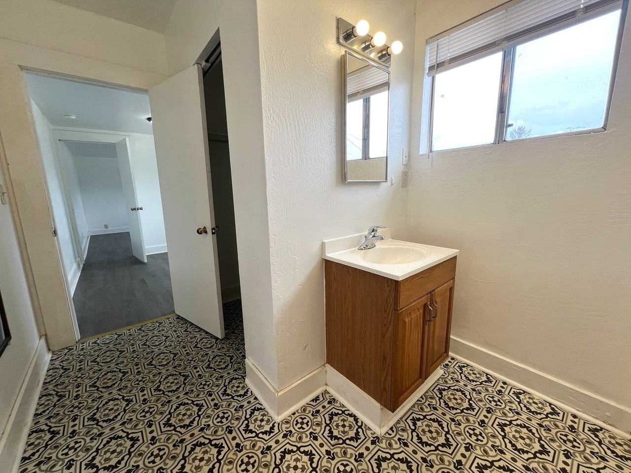 93677 Newport Ave - Photo 6 of 10