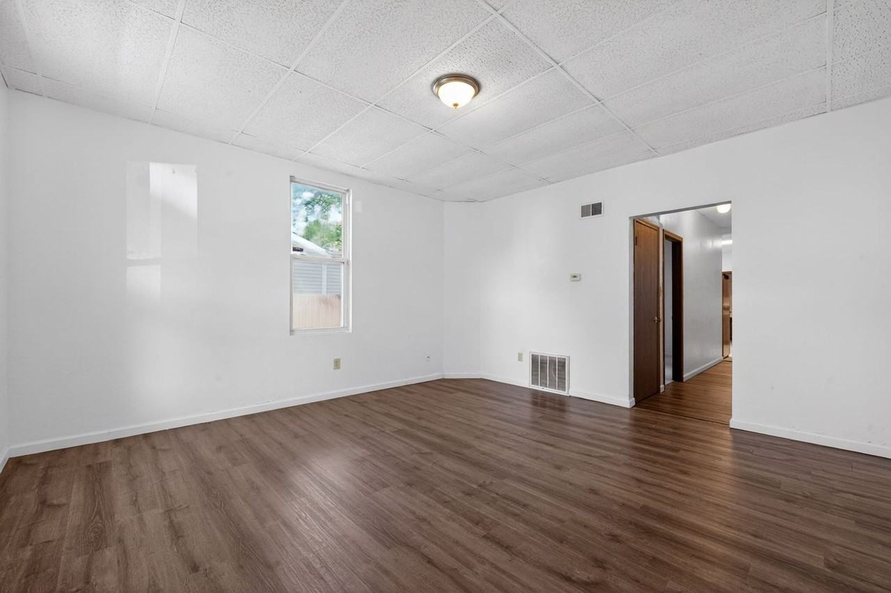 1111 1111 Ln Salle St - Photo 5 of 28