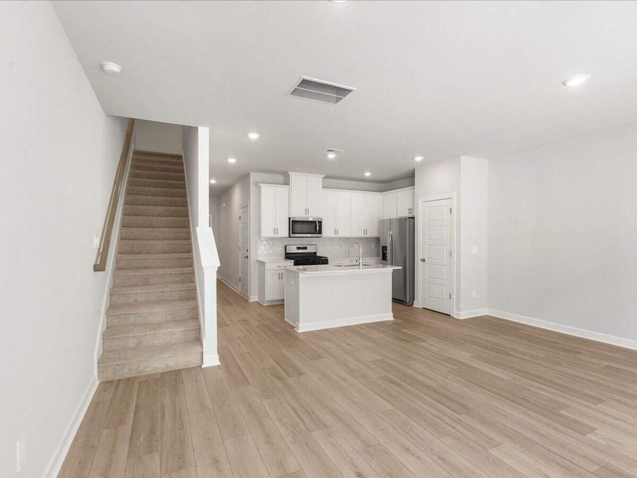 855 Ernest Ln - Photo 3 of 11