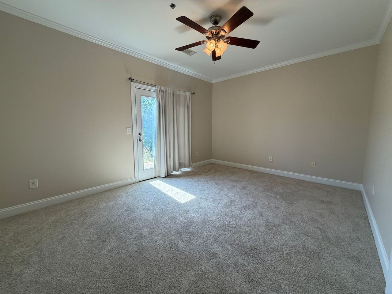 200 Rivergrove Pkwy - Photo 3 of 12