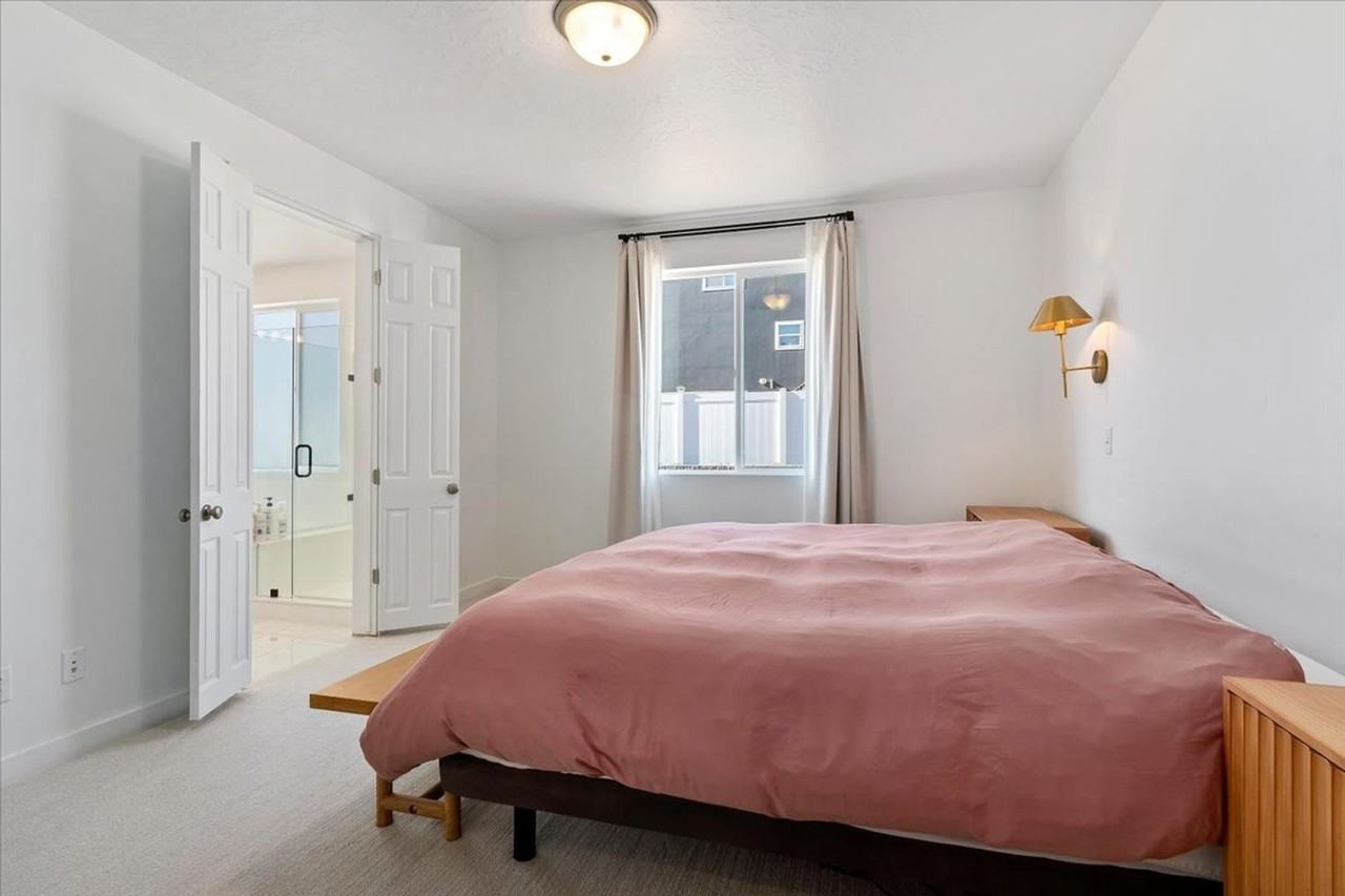 2869 S Drake Ave - Photo 4 of 50