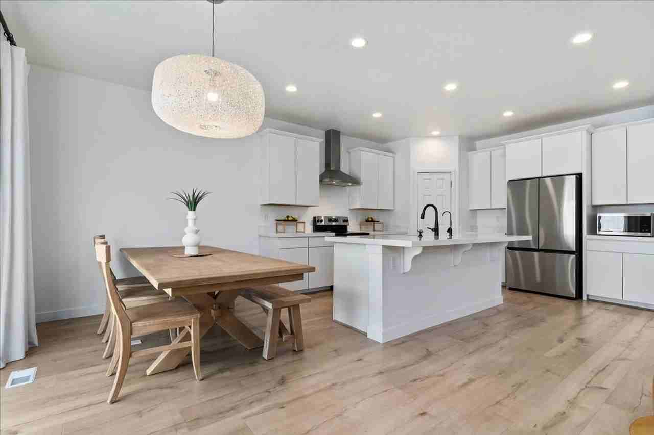 2869 S Drake Ave - Photo 5 of 50