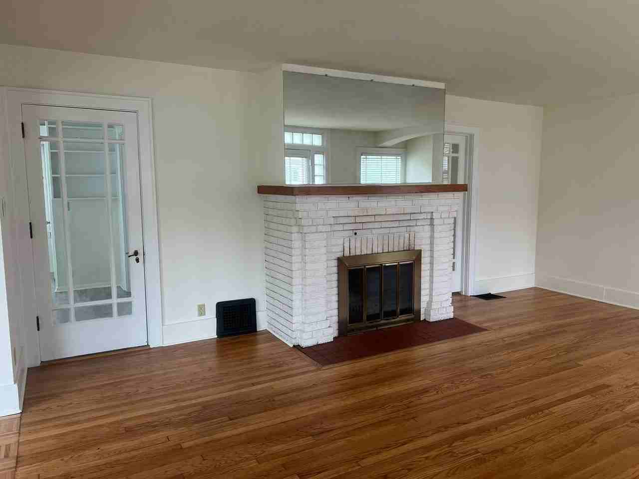 240 W Locust St - Photo 3 of 19