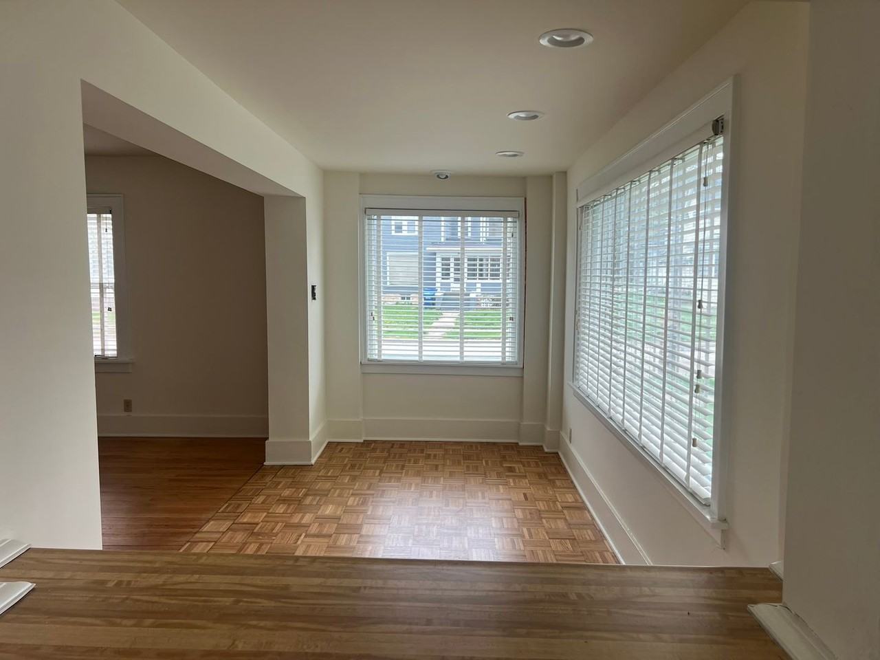 240 W Locust St - Photo 5 of 19