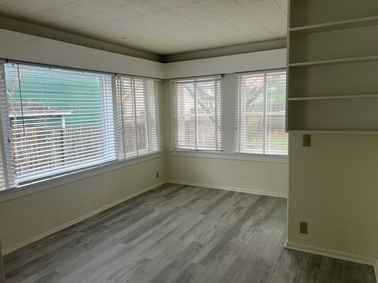 240 W Locust St - Photo 6 of 19