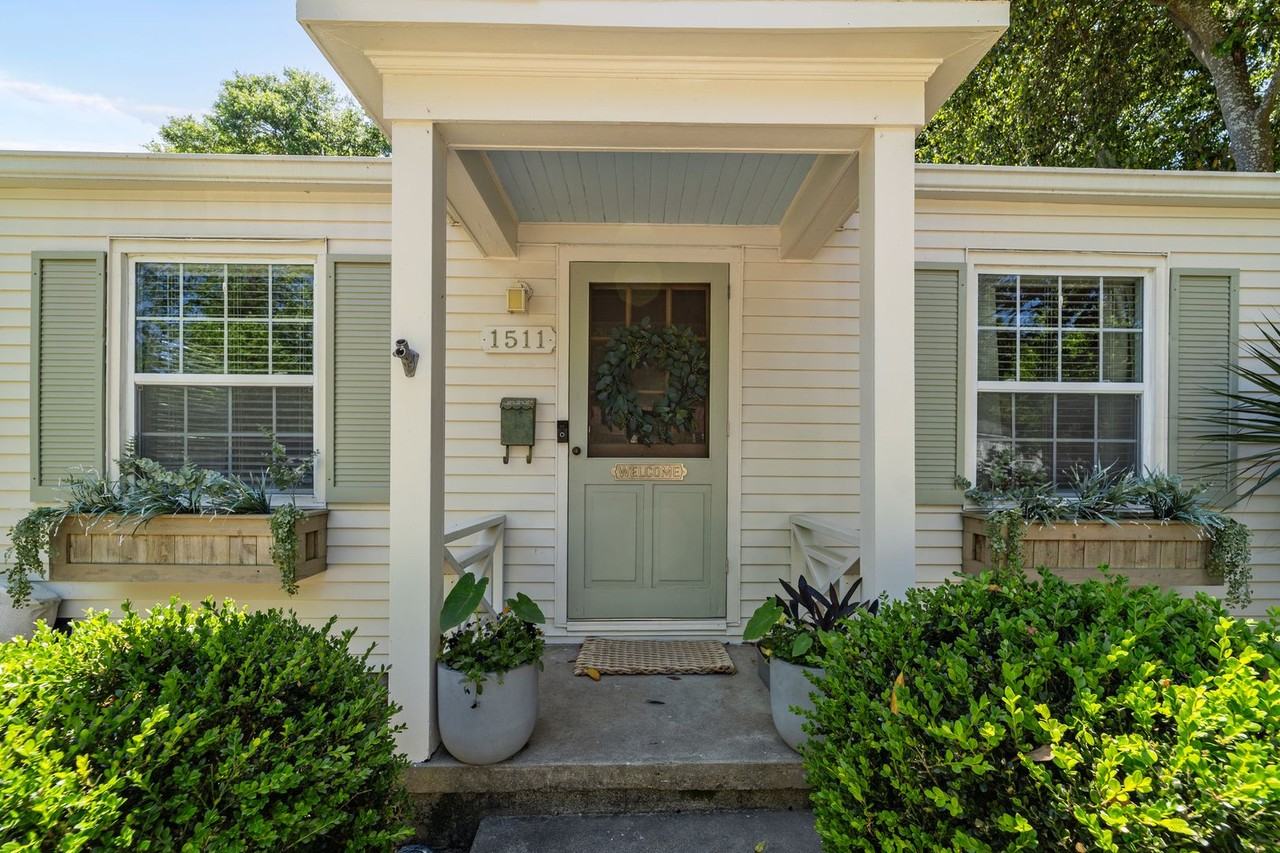 1511 E 48th St - Photo 4 of 33