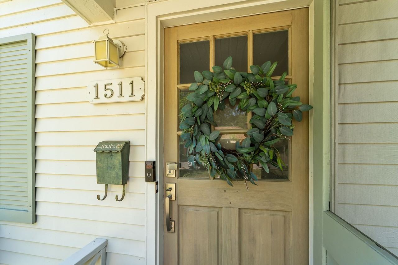 1511 E 48th St - Photo 5 of 33