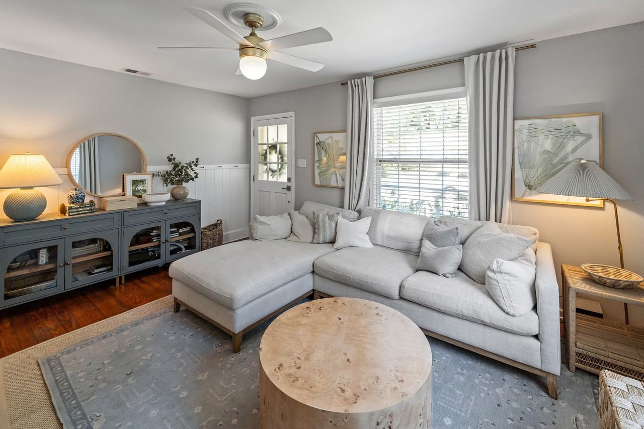 1511 E 48th St - Photo 6 of 33