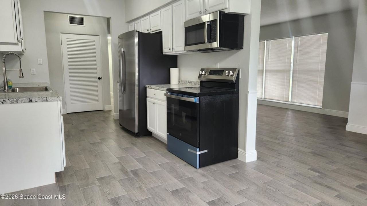 102 S Christmas Hill Rd - Photo 7 of 18