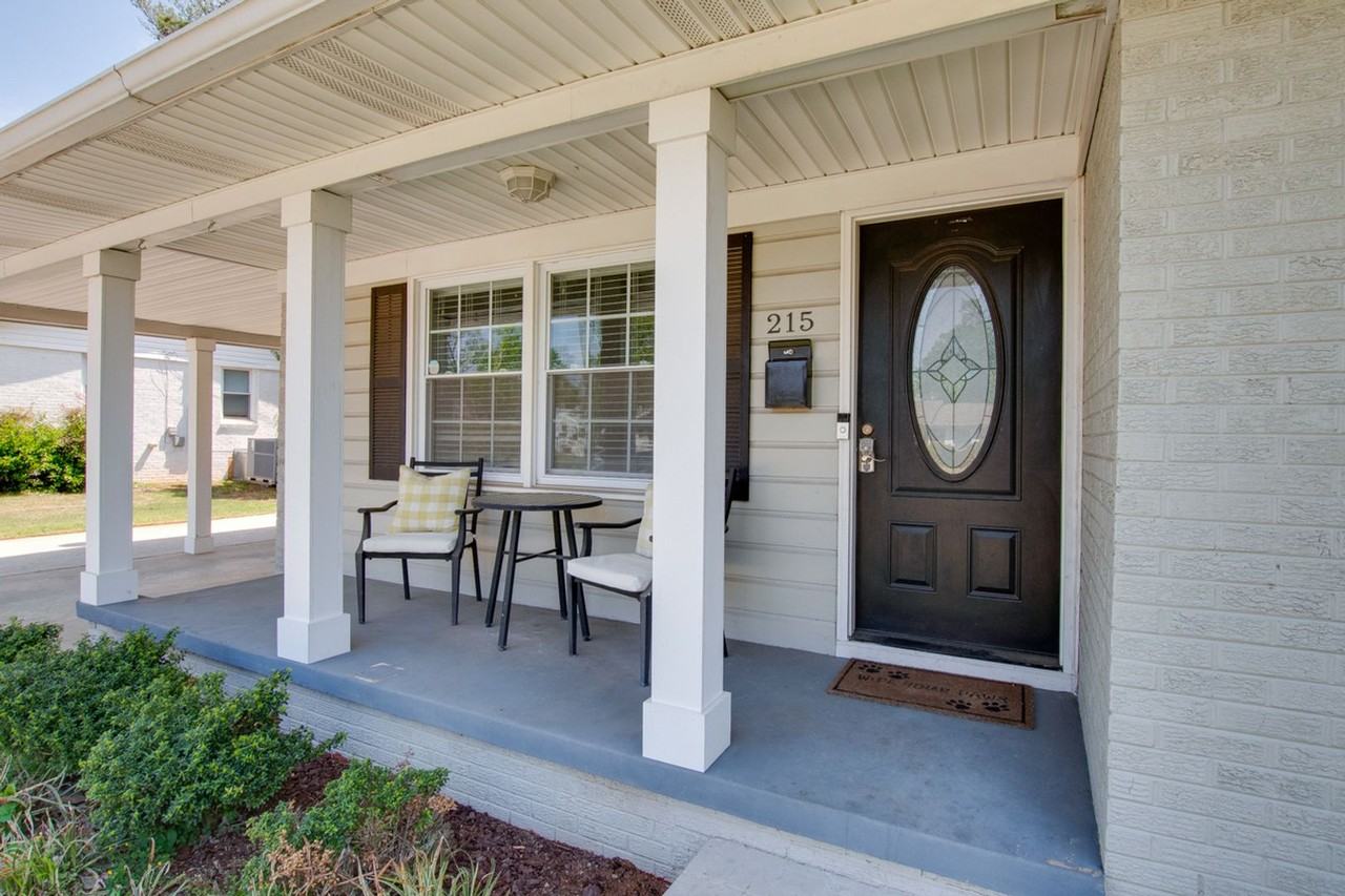 215 Drake Ave Sw - Photo 2 of 20