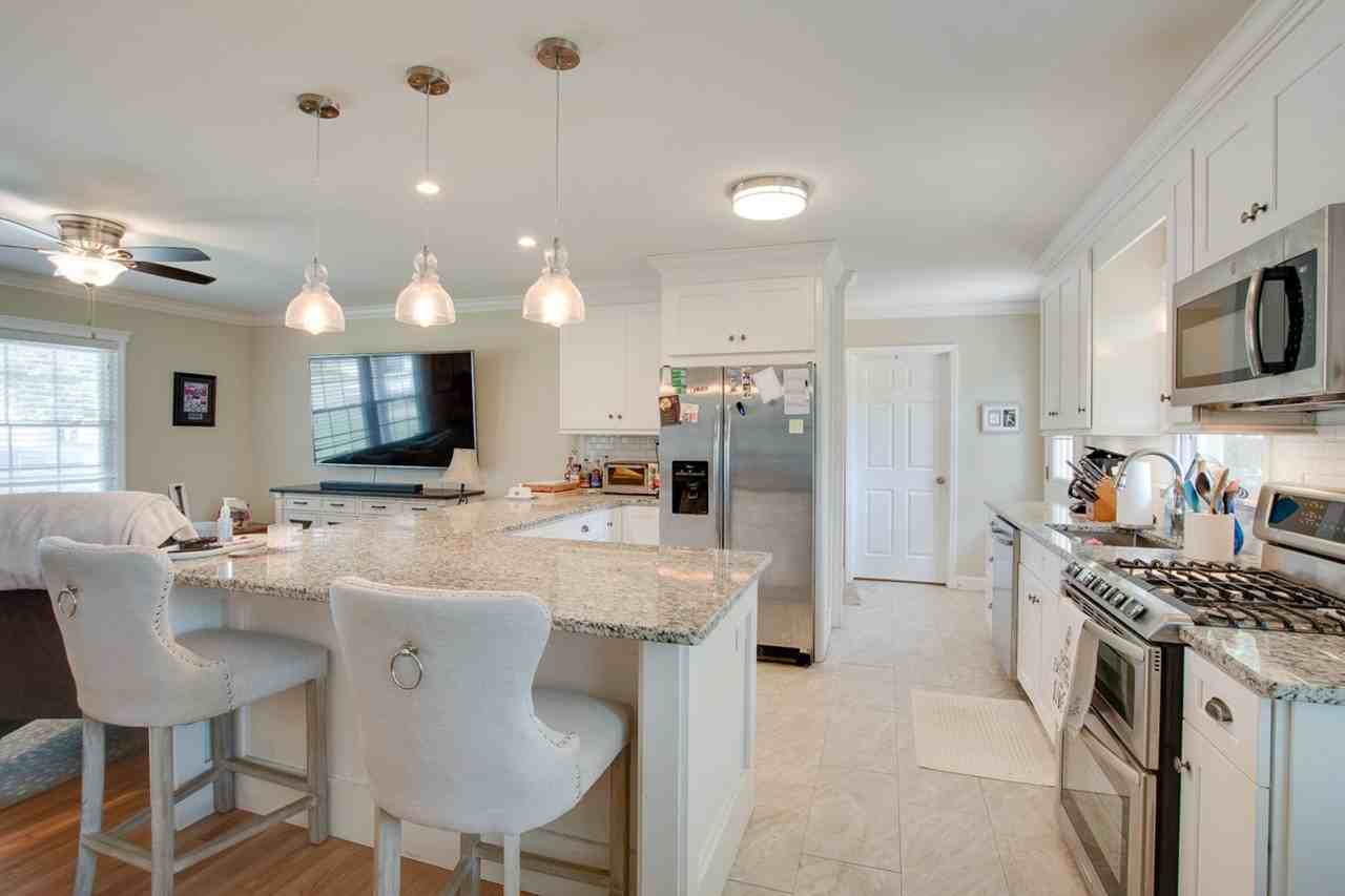 215 Drake Ave Sw - Photo 7 of 20