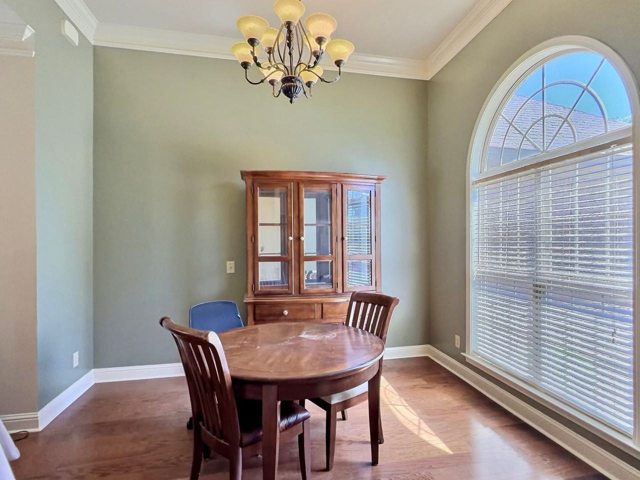 7443 Moonlight Dr - Photo 3 of 37