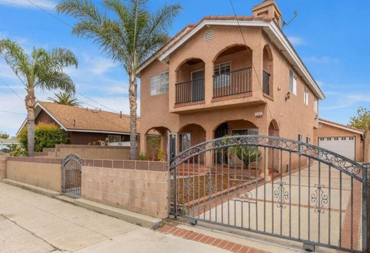 1060 McFarland Avenue, Wilmington CA 90744 - Photo 2 of 43