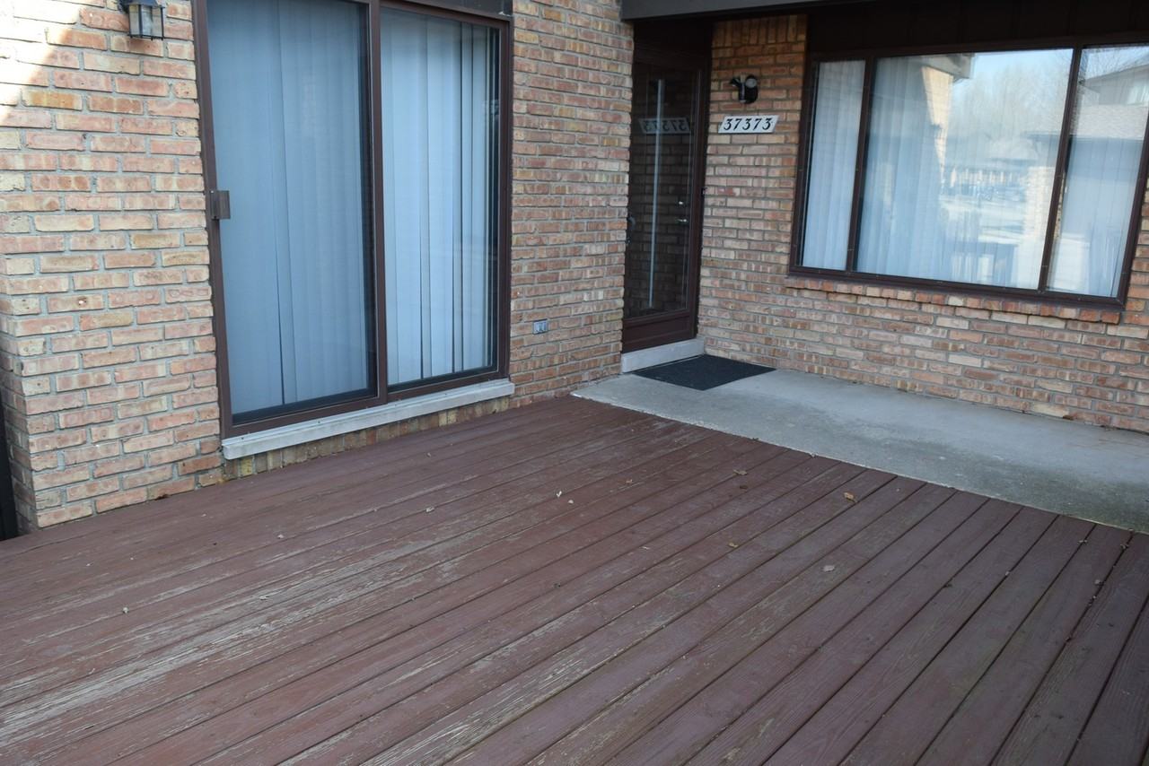 37373 Clubhouse Dr - Photo 2 of 19
