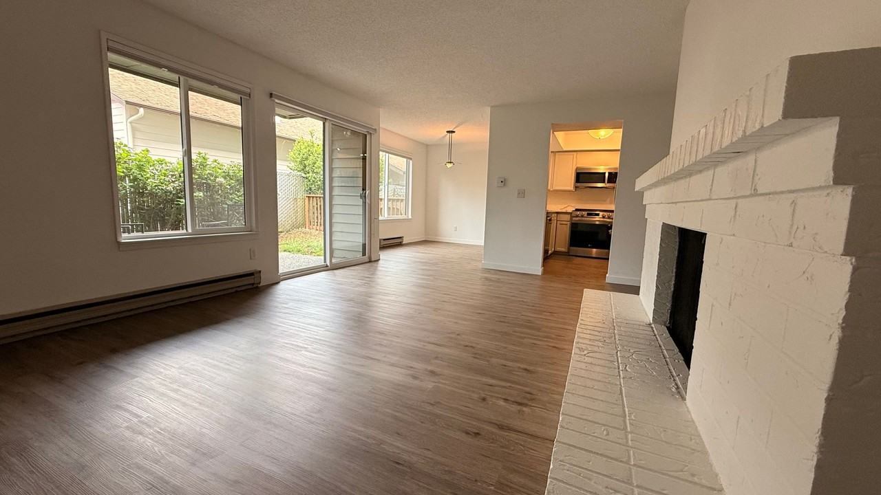 12904 126th Ct Ne #J103 - Photo 4 of 10