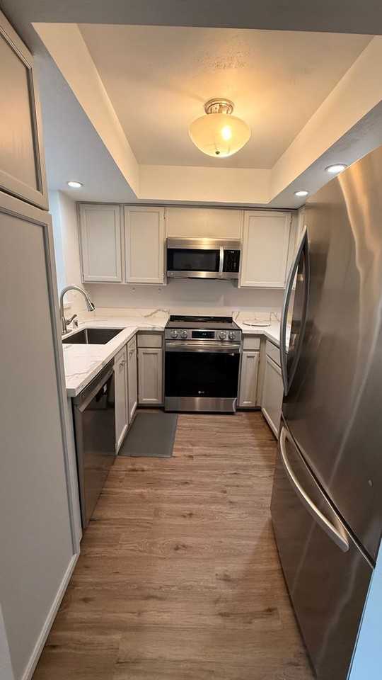 12904 126th Ct Ne #J103 - Photo 5 of 10