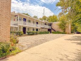 featured image of 437 N Fredonia St