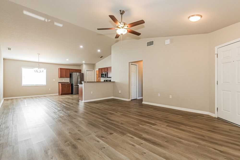34835 Redding Ln - Photo 3 of 16