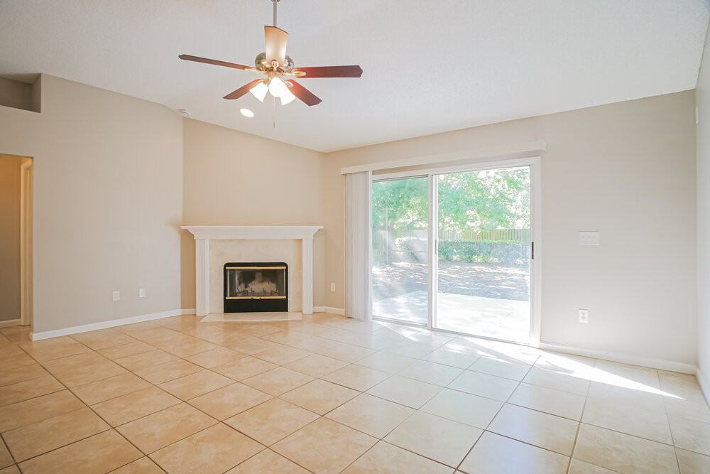 391 Meadowlark Ln - Photo 5 of 16
