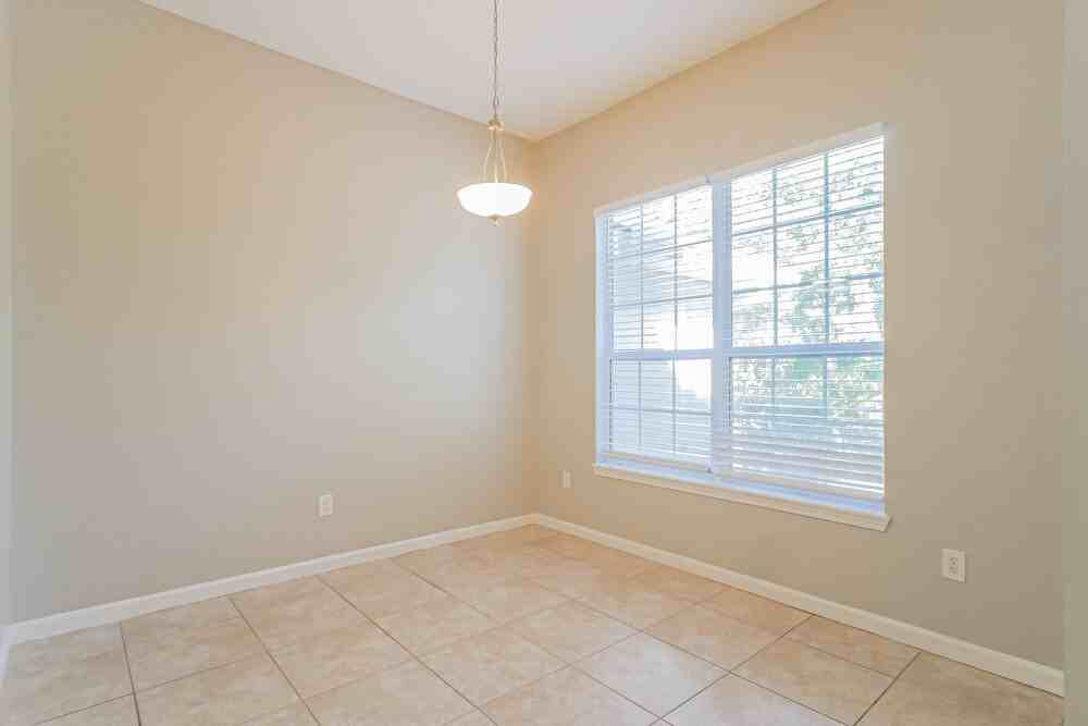 391 Meadowlark Ln - Photo 6 of 16