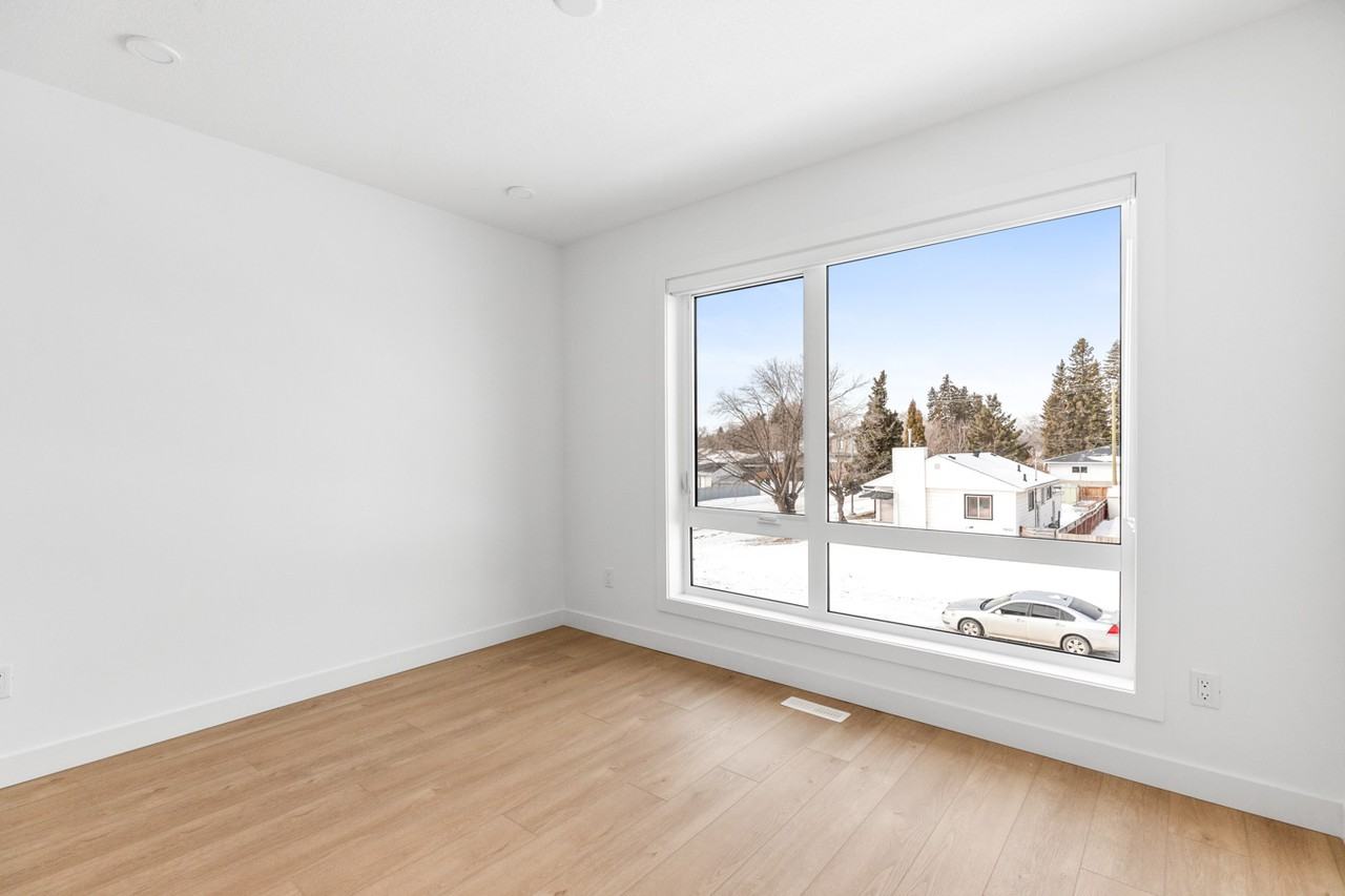 9813 153 St Nw Bsmt 4 - Photo 5 of 18