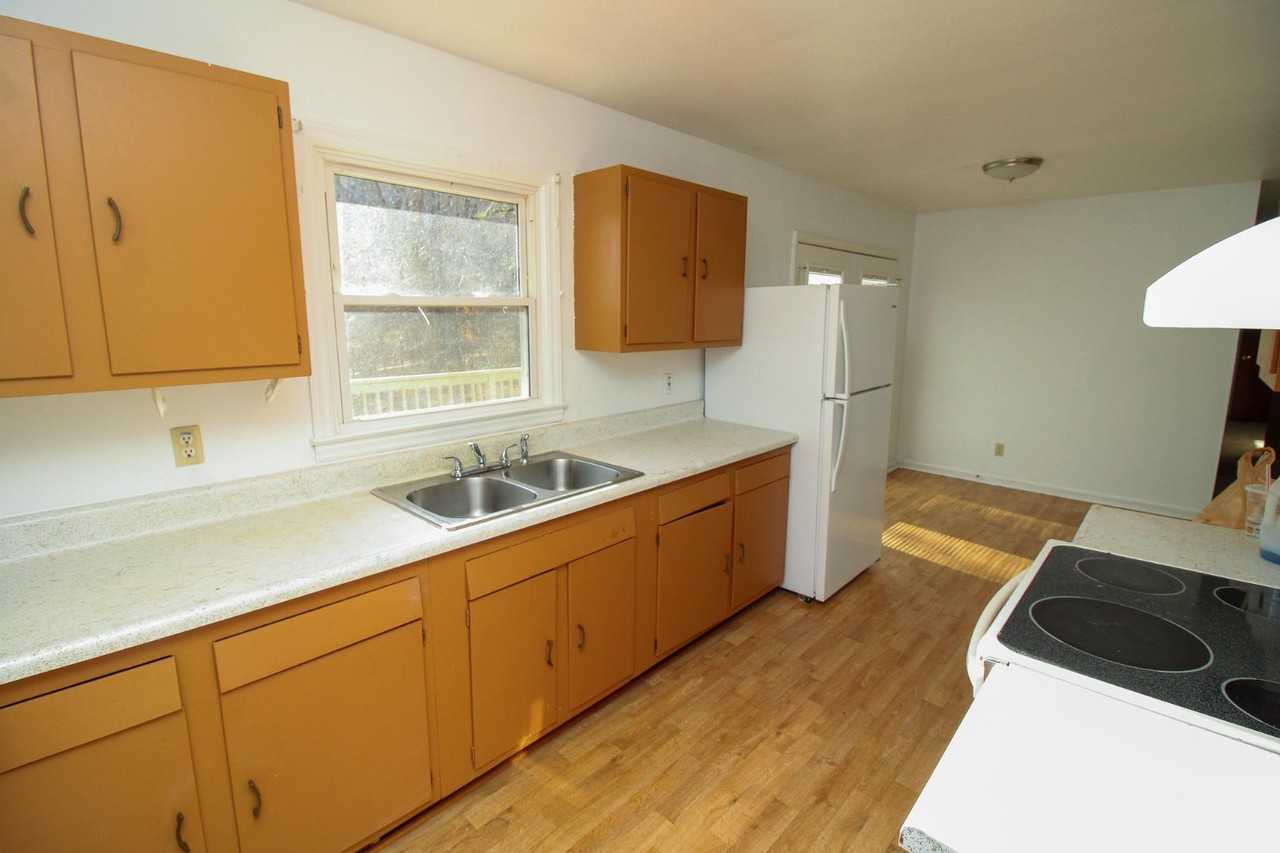 228 Aurora Dr - Photo 7 of 11