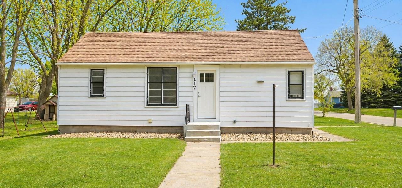 117 3rd Ave - Photo 4 of 20