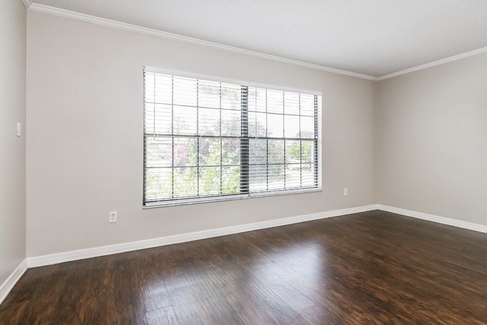 2629 Saffron Dr - Photo 4 of 16