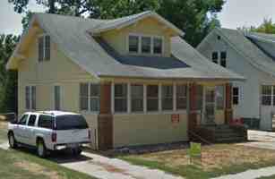 featured image of 415 E Clark St