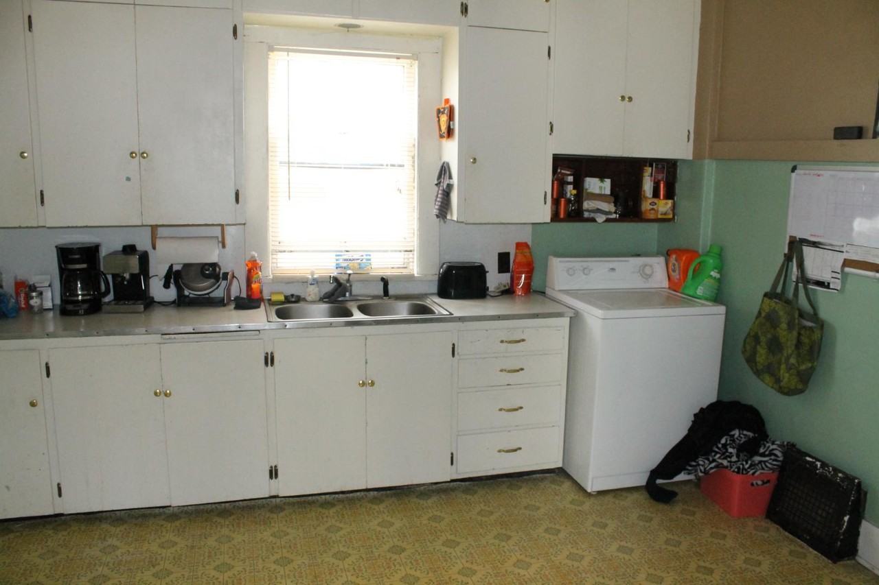 415 E Clark St - Photo 3 of 20