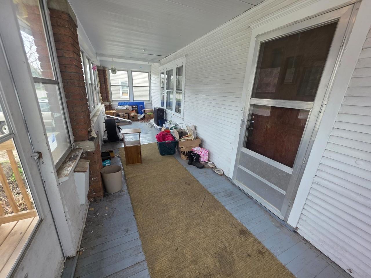 415 E Clark St - Photo 4 of 20