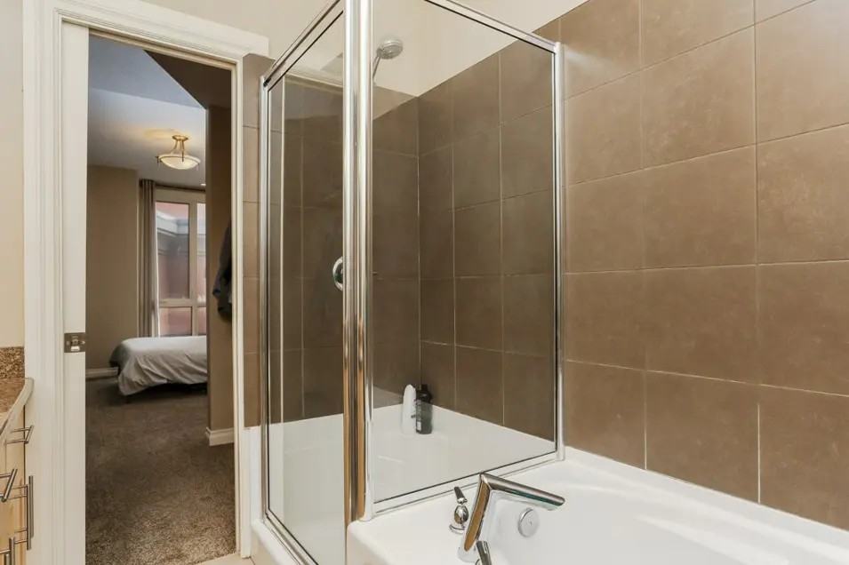 2 Bedroom 2.5 Bathroom by Kingsway - Photo 7 of 13