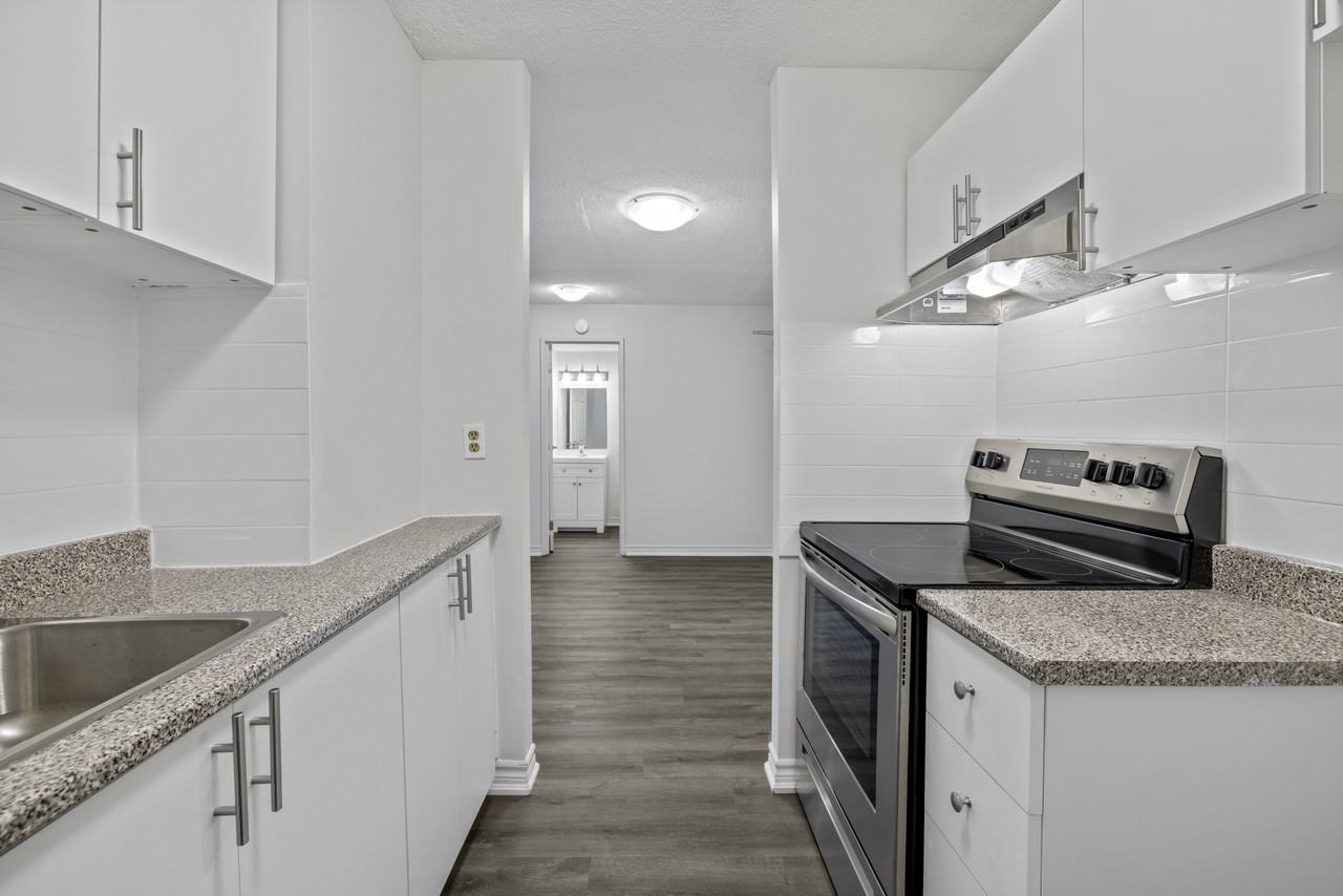 Somerset Place Apartments Co - Photo 6 of 9