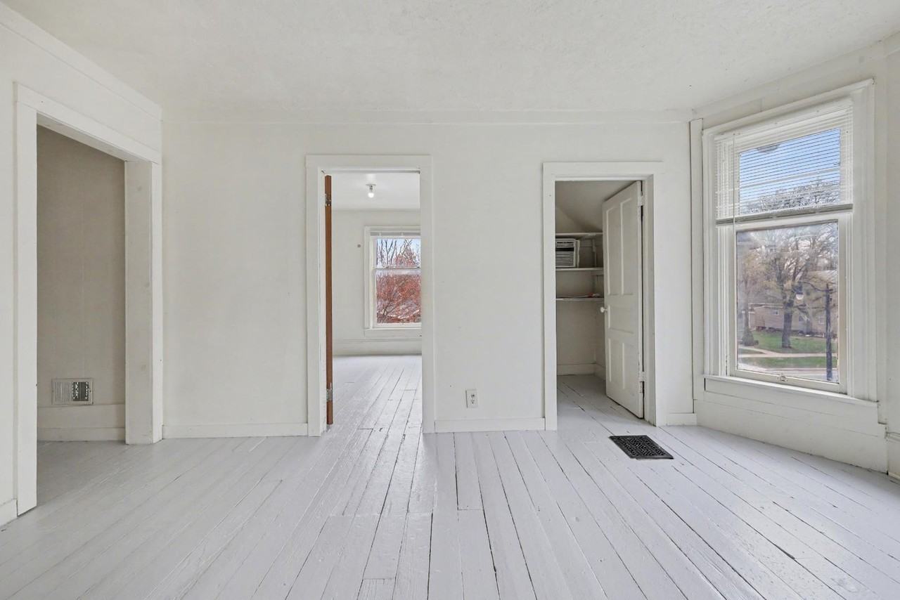 121 S Clay St - Photo 2 of 20